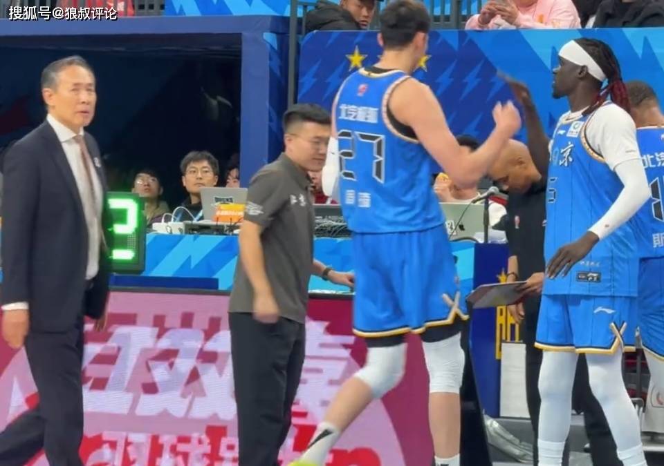 质疑声仍在-北京首钢训练开放日，今夜内部沟通引欢呼，CBA常规赛在即，赛季目标并未改变的简单介绍